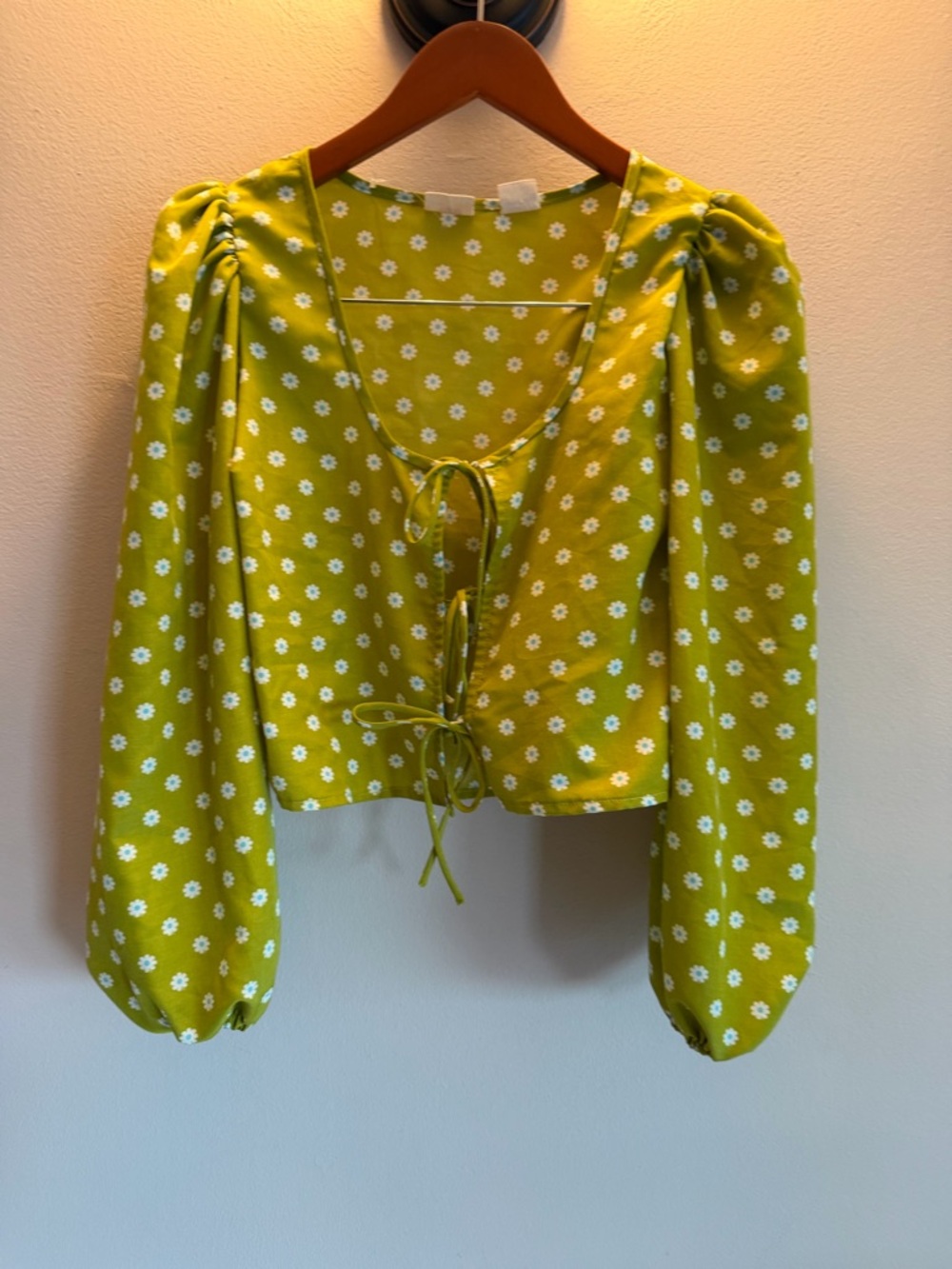 Levi's Lime Green‎ Daisy Tie-Front Puff Sleeve Top